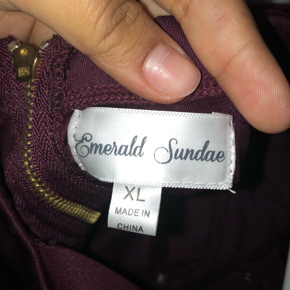 Long formal burgundy dress - Picture 3 of 3